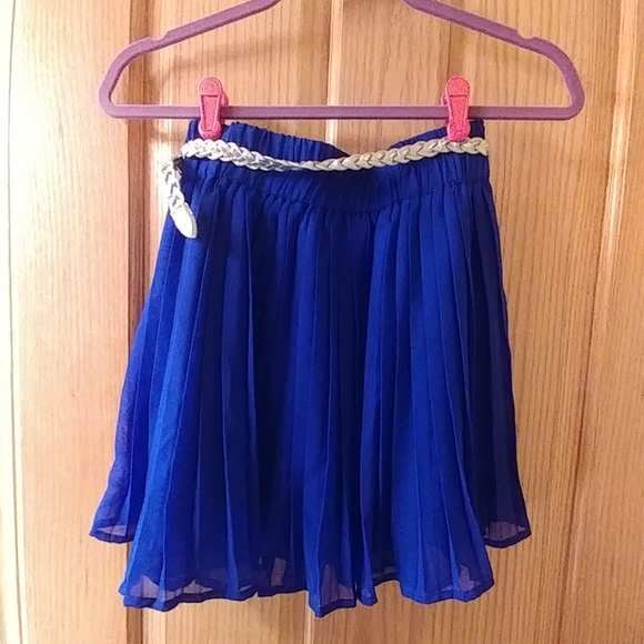 Blue skirt - Picture 2 of 3